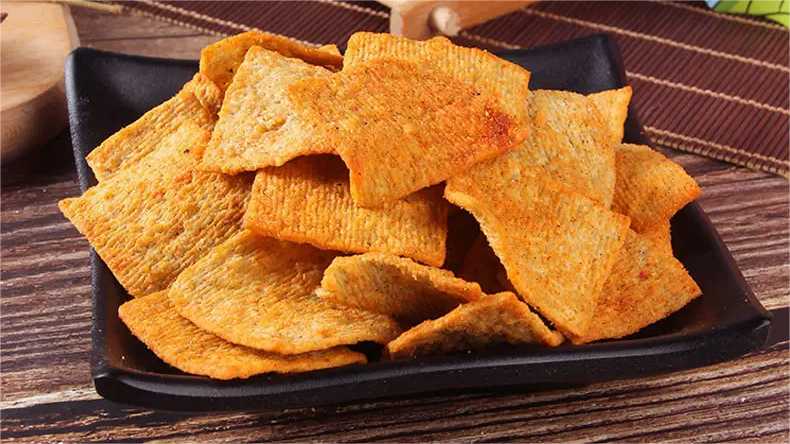花椒鍋巴灌裝封口機(jī)：定制高效，為網(wǎng)紅零食生產(chǎn)加速